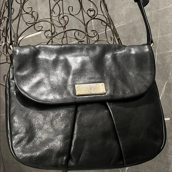 Marc By Marc Jacobs Black Leather Shoulder Bag. EUC - Picture 4 of 12